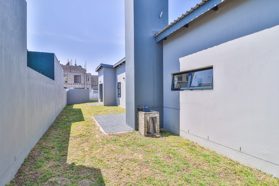 3 Bedroom Property for Sale in Sandown Western Cape